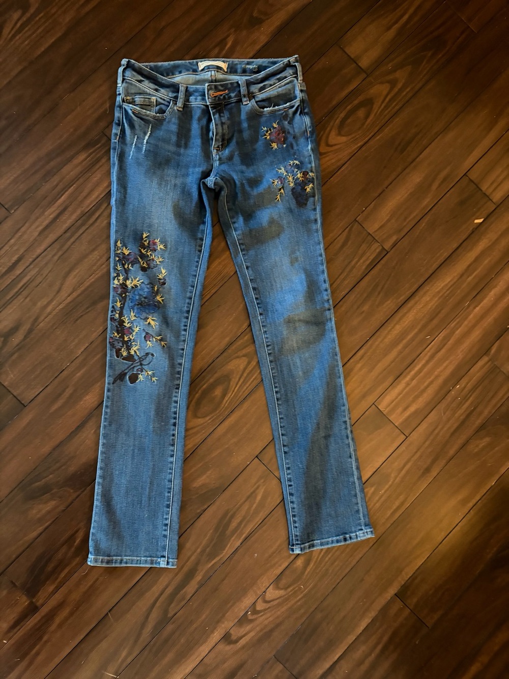 Vintage style Blue Straight-Leg Jeans with Floral Embroidery